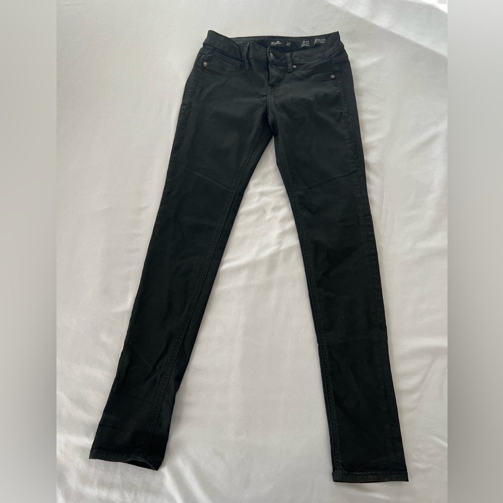 Miss Me Mid-Rise Super Skinny Pants Size 27